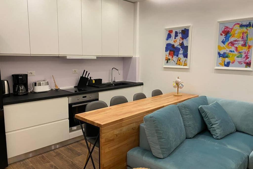 Moho Residences Korce Bagian luar foto