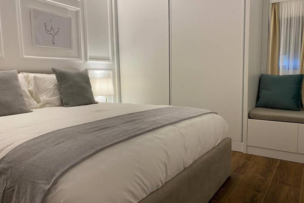 Moho Residences Korce Bagian luar foto